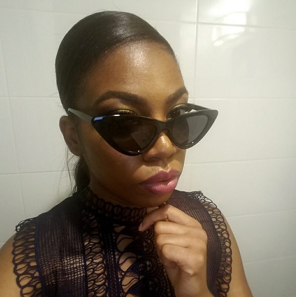 Vintage cat eye sunglasses - Picture 2 of 3